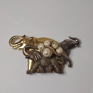 Very Cool 3 Lucky Elephants Metal And Plastic Brooch